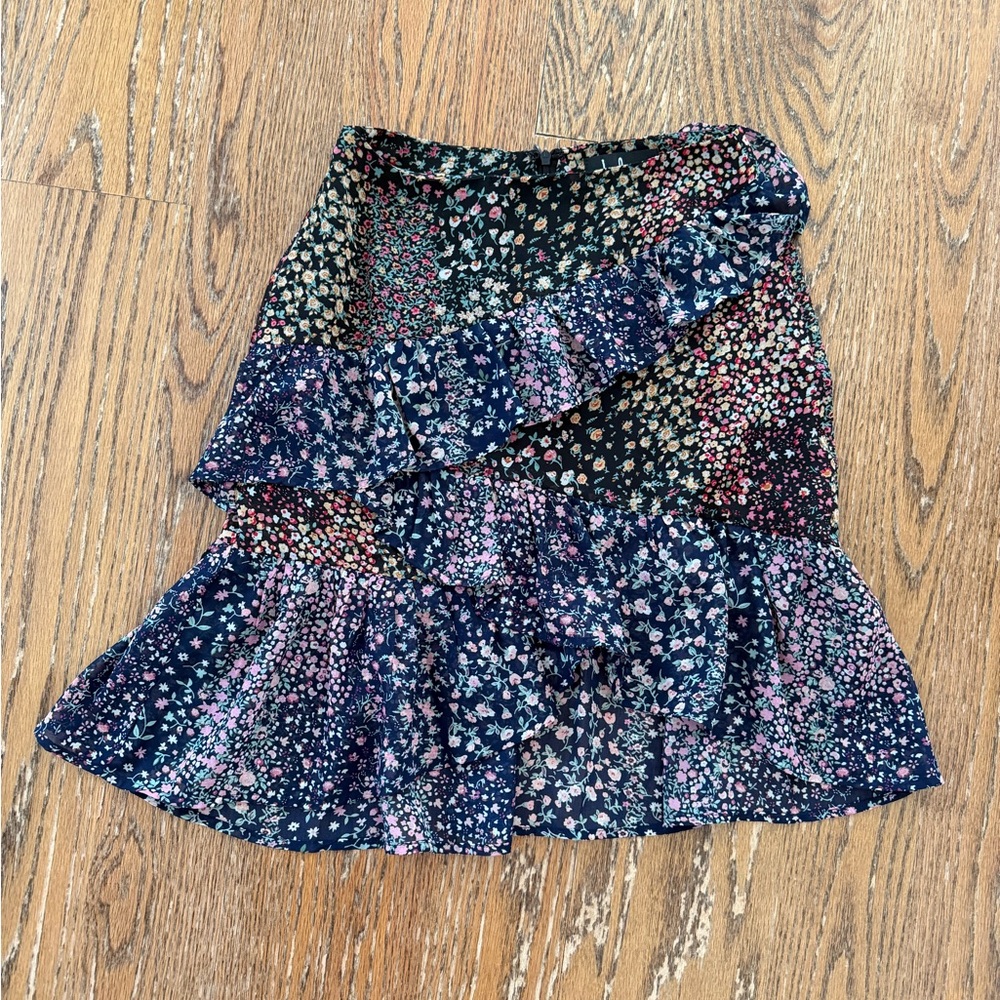Lulu’s mini skirt